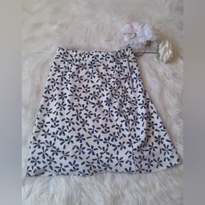 Chic Navy and White Floral  Skirt Size Large